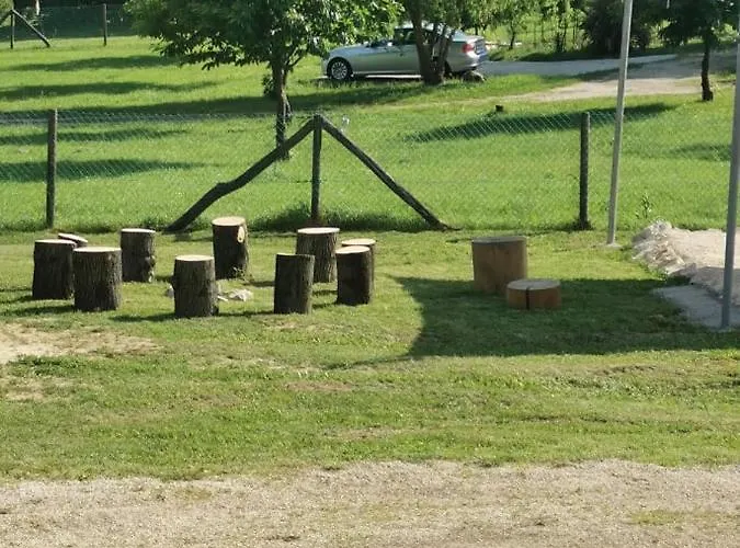 Szamoca Vendeghaz 3* Dudar